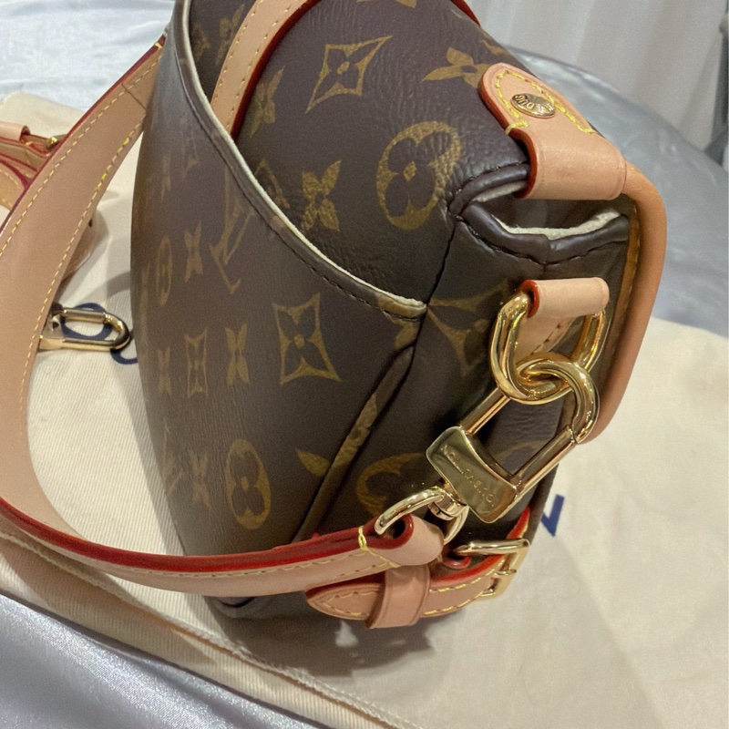 LV 路易威登雙子星⭐️SaumurBB郵差包小豬包/兩用包⭐️芯片款-13