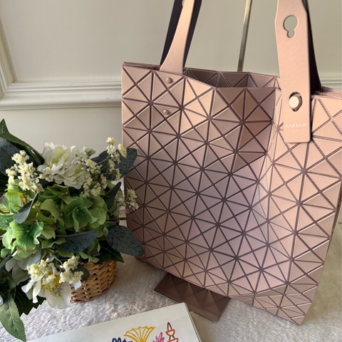 Bao Bao Prism Plus 9x8 手提包(粉色)