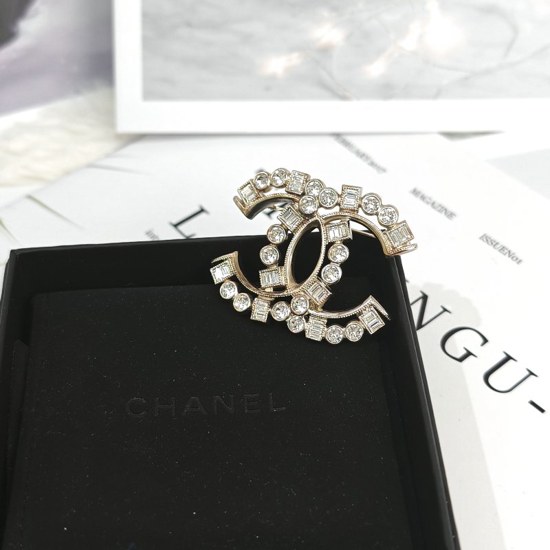 Chanel 水晶胸針-2