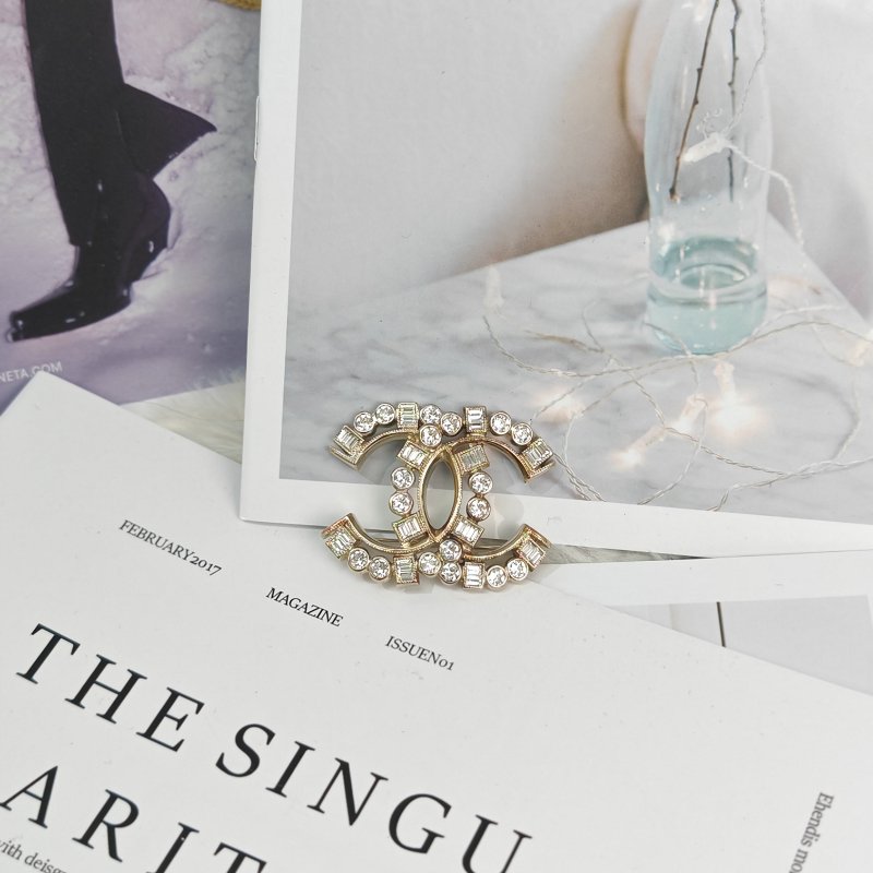 Chanel 水晶胸針-3