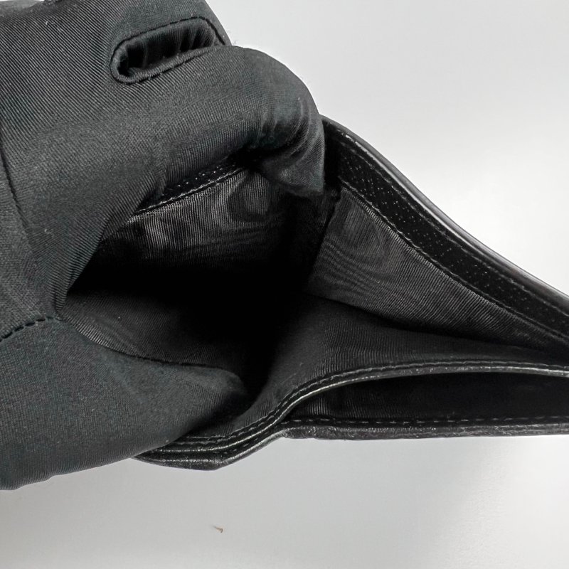 GUCCI 428725 黑金LOGO對開短夾-5