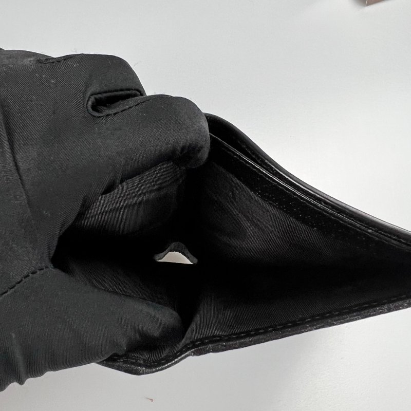 GUCCI 428725 黑金LOGO對開短夾-6