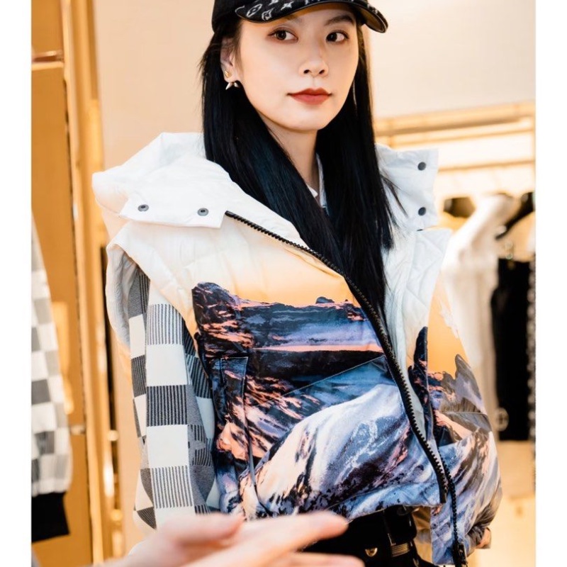 🈹*減價 超值*  LV 羽絨背心 閒置新 帶吊牌-2