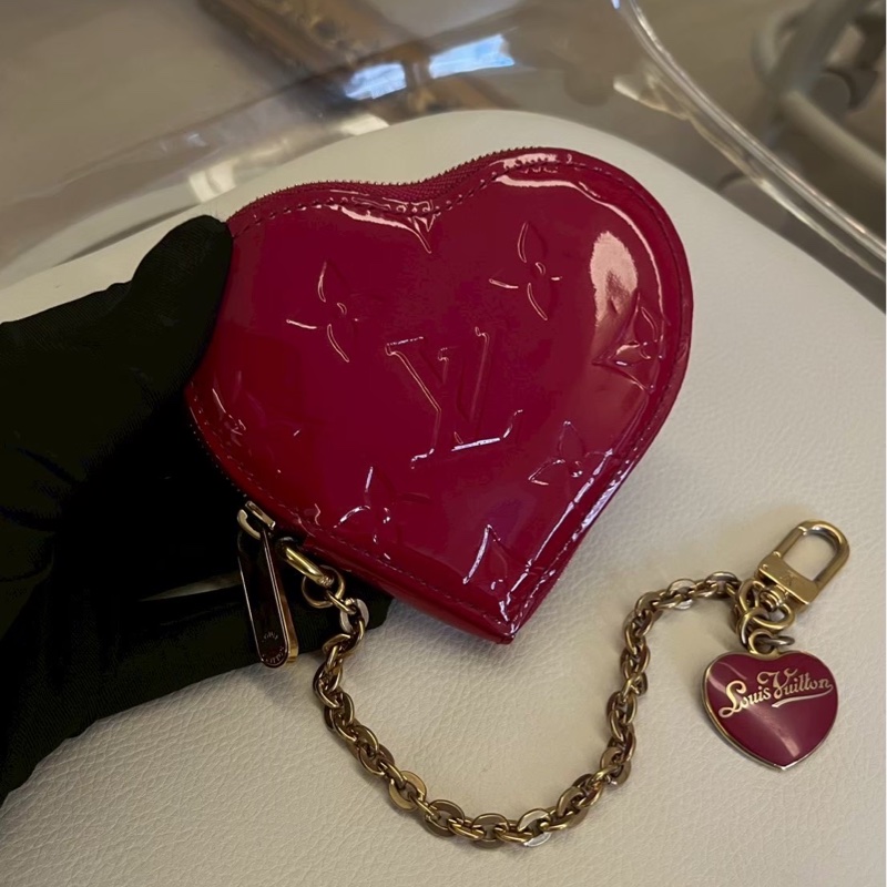 LV紅色漆皮愛心零錢包-3