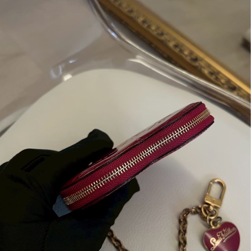 LV紅色漆皮愛心零錢包-5