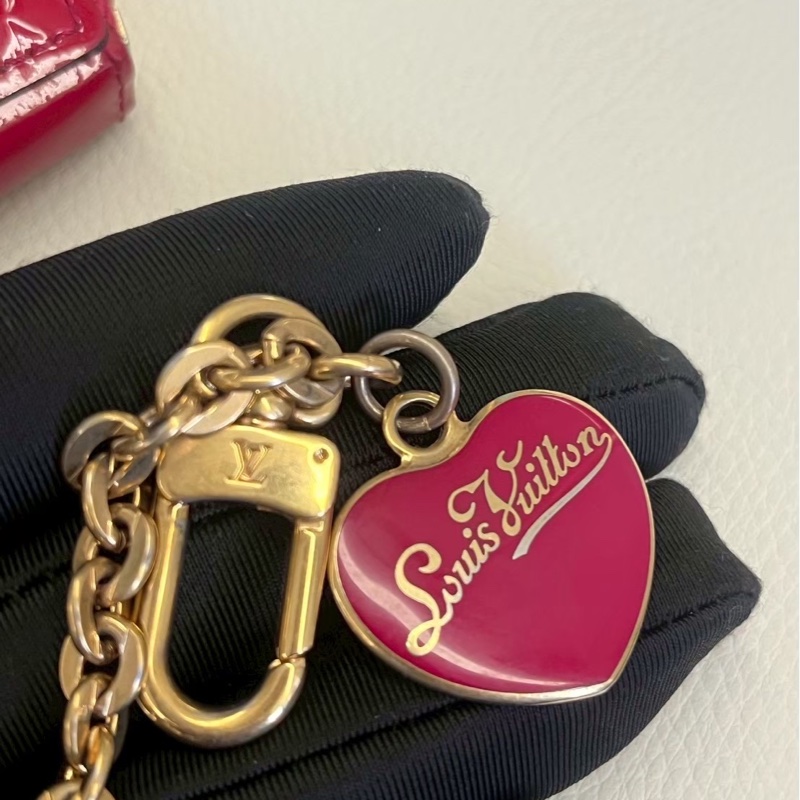 LV紅色漆皮愛心零錢包-9