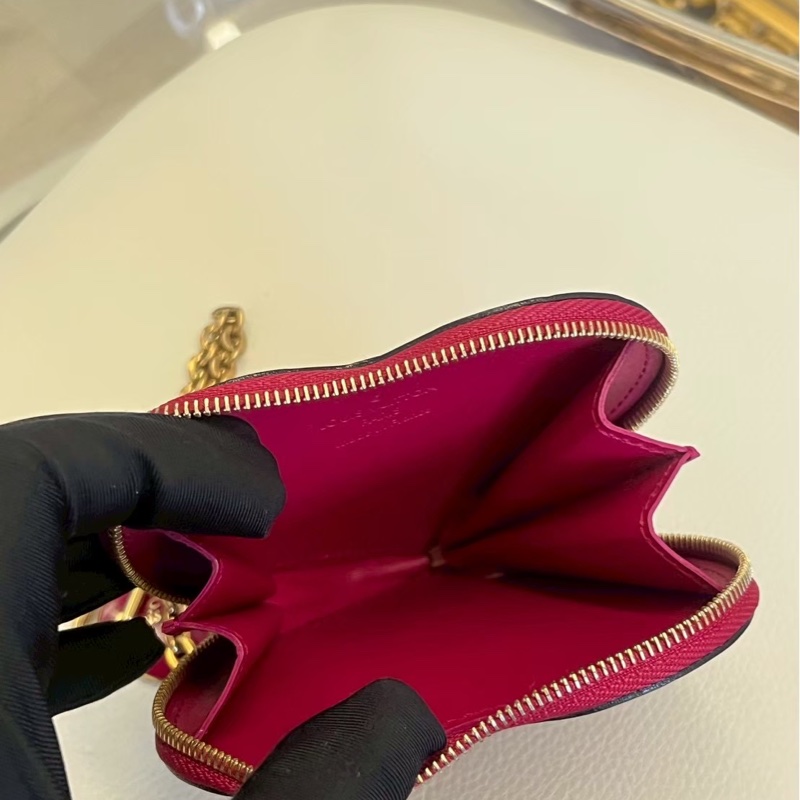 LV紅色漆皮愛心零錢包-13