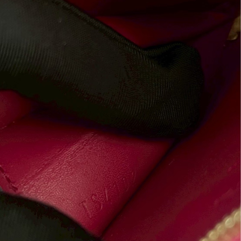 LV紅色漆皮愛心零錢包-15