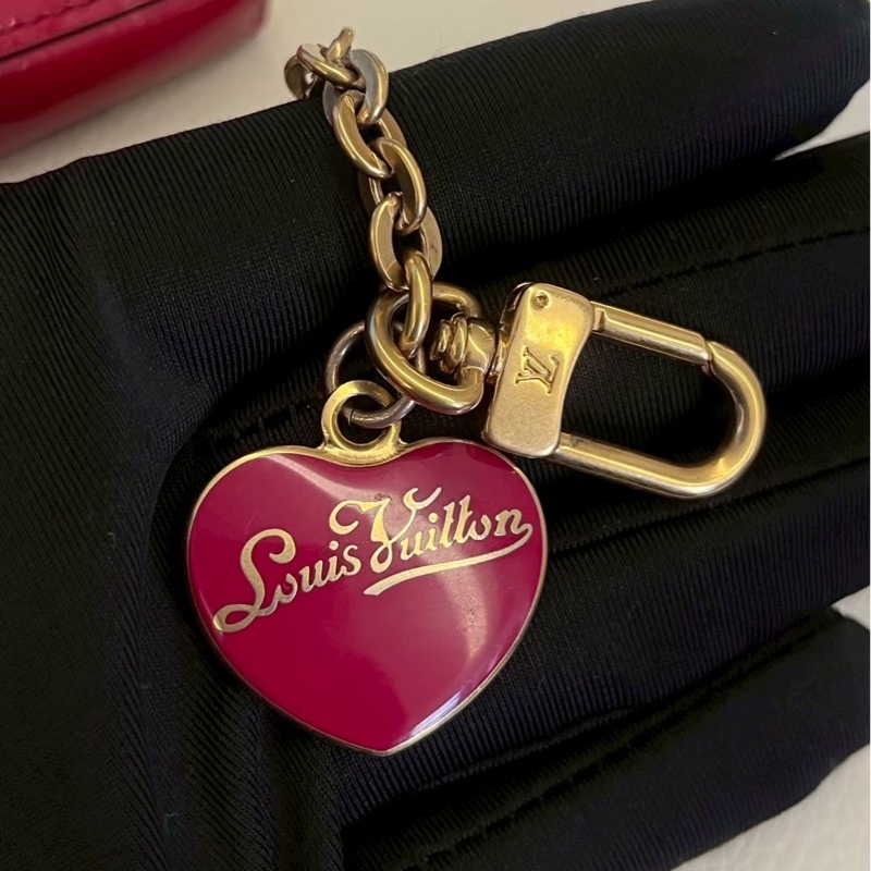 LV紅色漆皮愛心零錢包-16