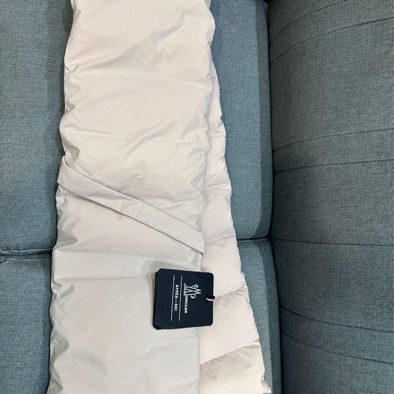 💎Han's house精品服飾💎moncler 羽絨 圍巾 現貨 原價18900-3