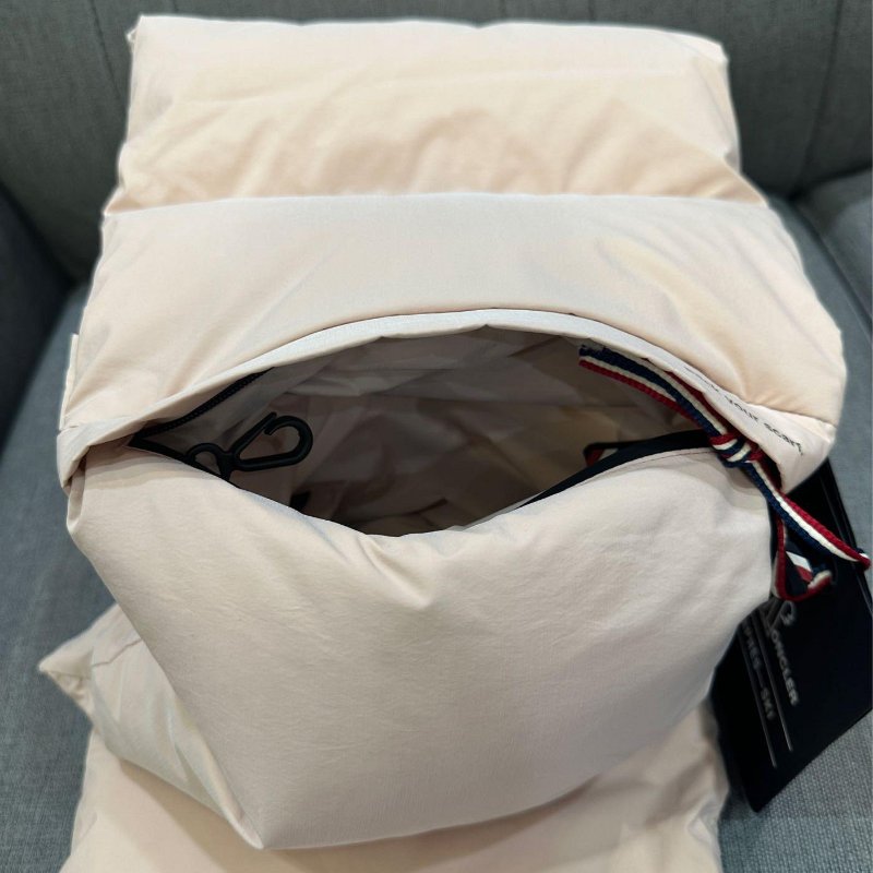 💎Han's house精品服飾💎moncler 羽絨 圍巾 現貨 原價18900-4