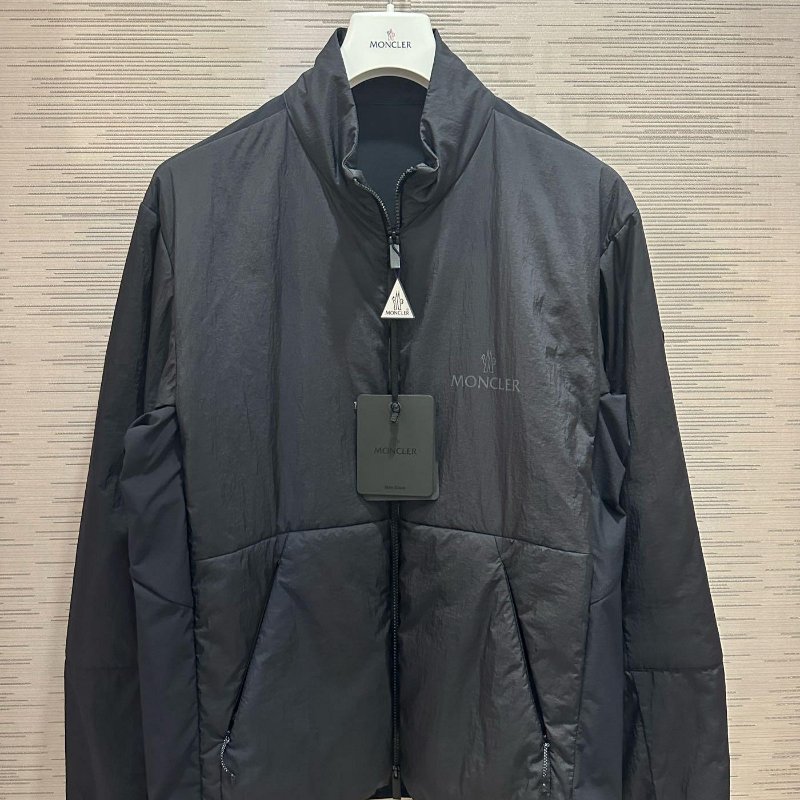 💎Han's house精品服飾💎moncler  Farret消光 黑牌 防水 風衣 連帽 外套  原價 34400-0