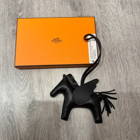 HERMÈS Rodeo Pegase MM charm Noir 飛馬吊飾 黑色
