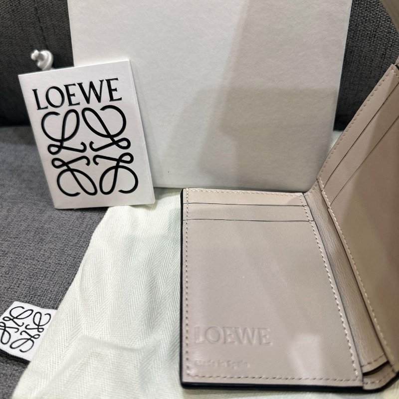 💎Han's house精品服飾💎 LOEWE 拼接 短夾 現貨 原價23000-3