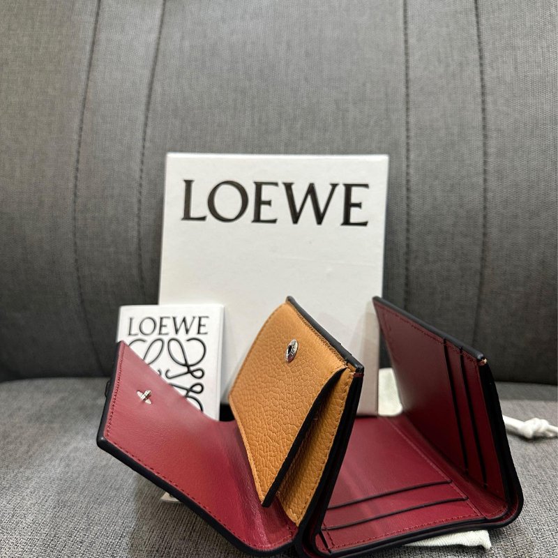 💎Han's house精品服飾💎 LOEWE 拼接 短夾 現貨 原價23000-2