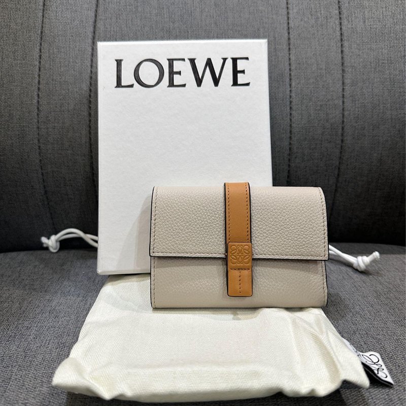 💎Han's house精品服飾💎 LOEWE 拼接 短夾 現貨 原價23000-0
