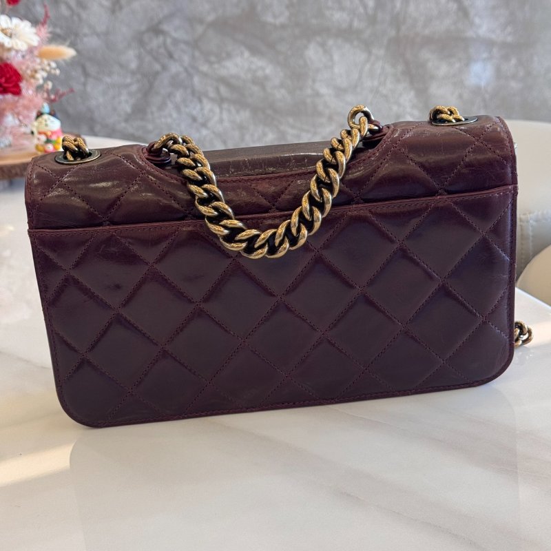 *SHIHNA名牌精品* CHANEL 孟買系列 勃根地紅 復古仿舊口蓋包-2