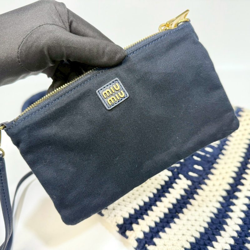 MIUMIU藍白編織金釦IVY托特包-14