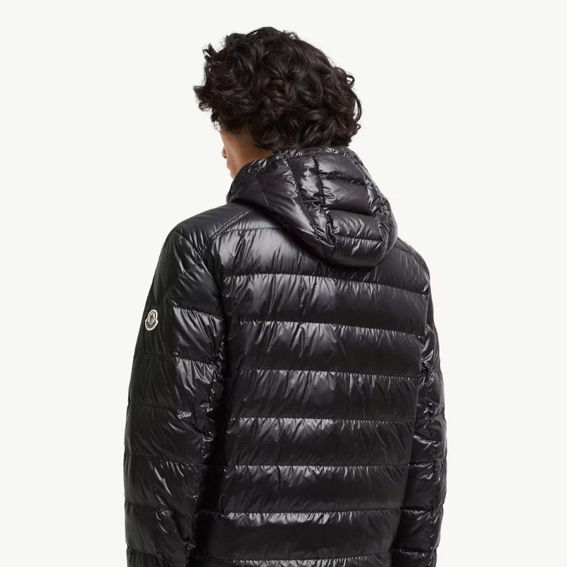 💎Han's house精品服飾💎MONCLER CGliere 羽絨 連帽 外套 原價61200-1