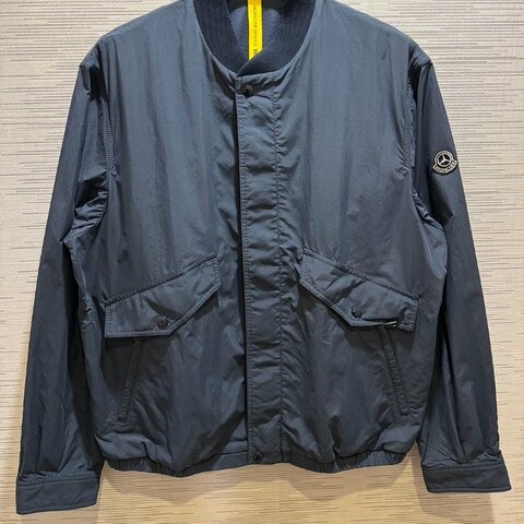 💎Han's house精品服飾💎moncler 聯名 Mercedes-Benz 賓士 尼龍 防水風衣 原價41500