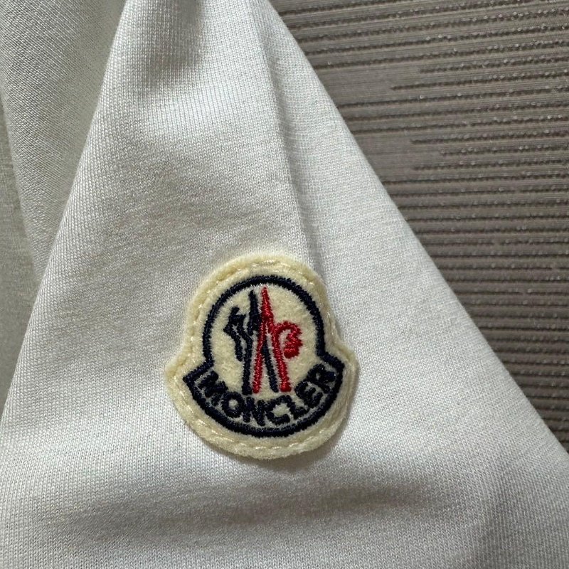 💎Han's house精品服飾💎moncler  短 T 短袖 T恤  現貨青年款 原價5500-4