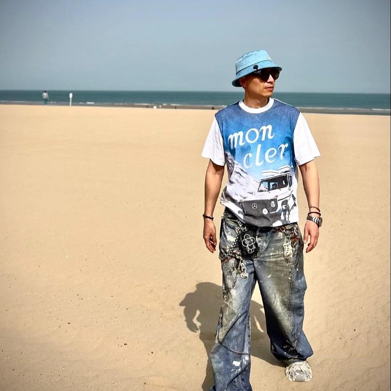 💎Han's house精品服飾💎 moncler 聯名 Mercedes-Benz 賓士 短T 短袖 T恤-1