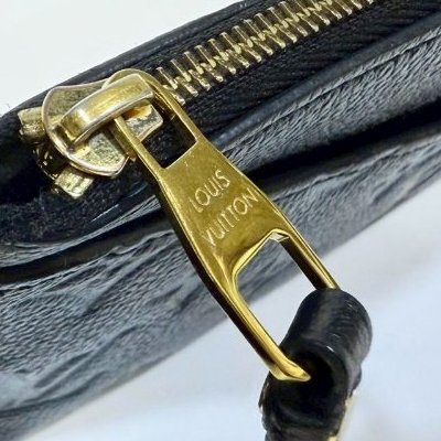 LV黑壓紋Melanie BB拉鍊扁長夾M68712-16