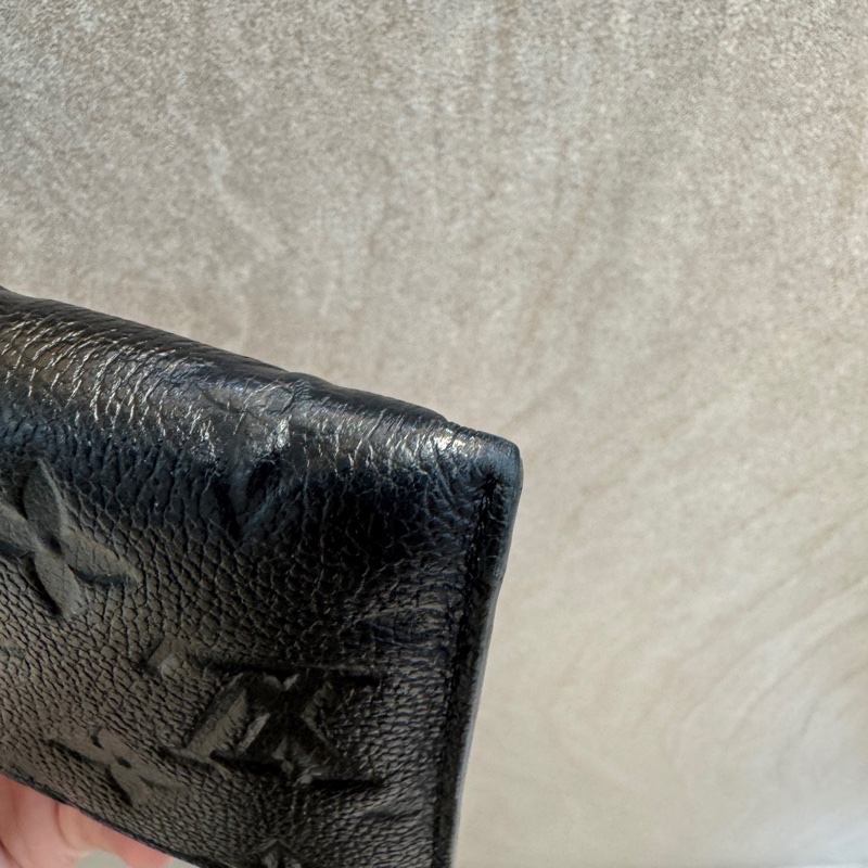 LV黑壓紋Melanie BB拉鍊扁長夾M68712-19