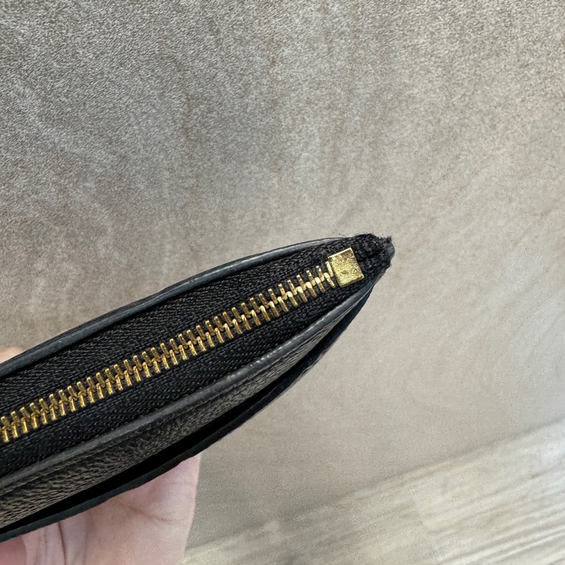 LV黑壓紋Melanie BB拉鍊扁長夾M68712-24