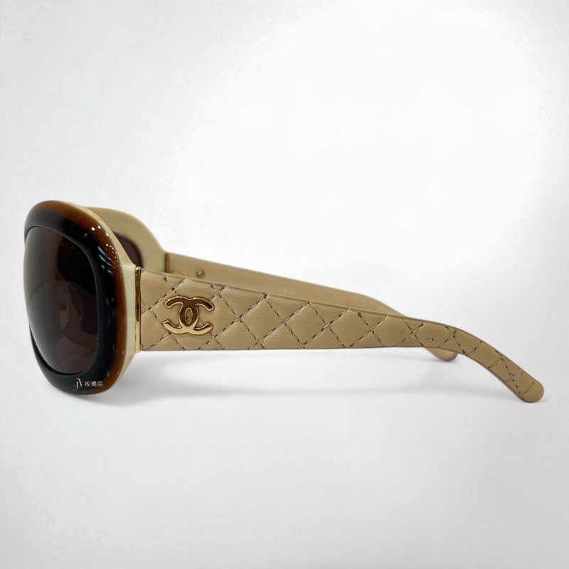 Chanel 棕黑拚米色菱格紋金色雙C墨鏡-1