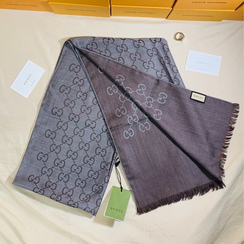 ‼️全台最甜 全新未用 Gucci 古馳 深灰老花滿版雙色羊毛圍巾 披肩