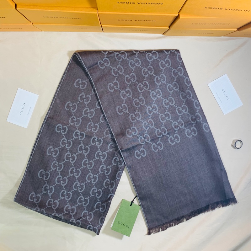 ‼️全台最甜 全新未用 Gucci 古馳 深灰老花滿版雙色羊毛圍巾 披肩-3