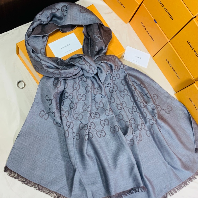 ‼️全台最甜 全新未用 Gucci 古馳 深灰老花滿版雙色羊毛圍巾 披肩-4