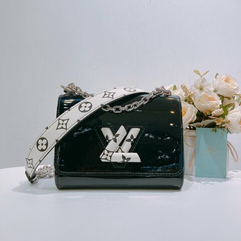 TW4628 Louis Vuitton 路易威登 Twist 小號 黑漆皮 白花 Twist PM Shoulder Bag Black