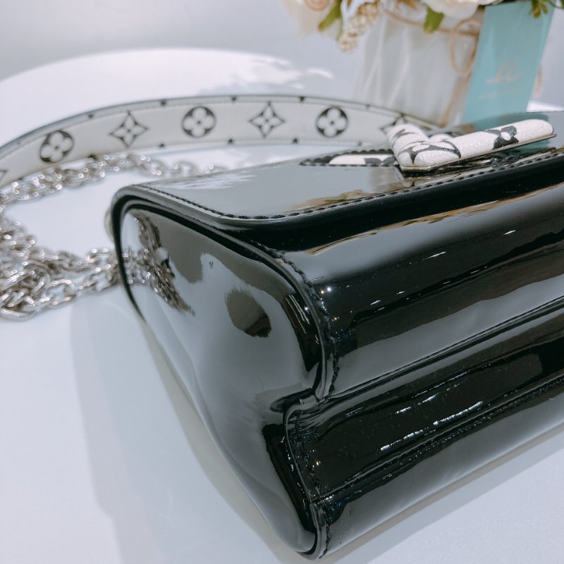TW4628 Louis Vuitton 路易威登 Twist 小號 黑漆皮 白花 Twist PM Shoulder Bag Black-5