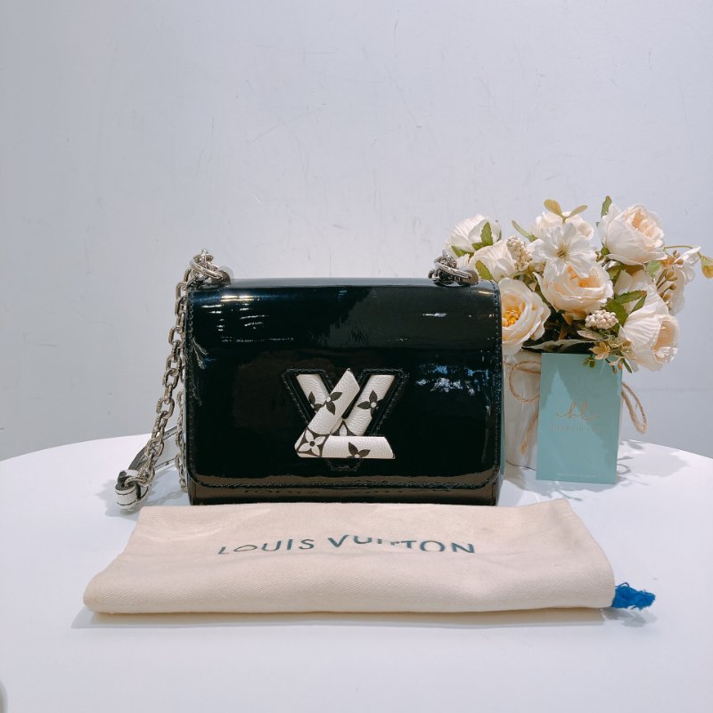 TW4628 Louis Vuitton 路易威登 Twist 小號 黑漆皮 白花 Twist PM Shoulder Bag Black-17