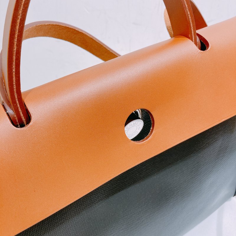 TW4627 Hermes 愛馬仕 防水 休閒又通勤 Herbag 31 WaterProof Black/Gold-13