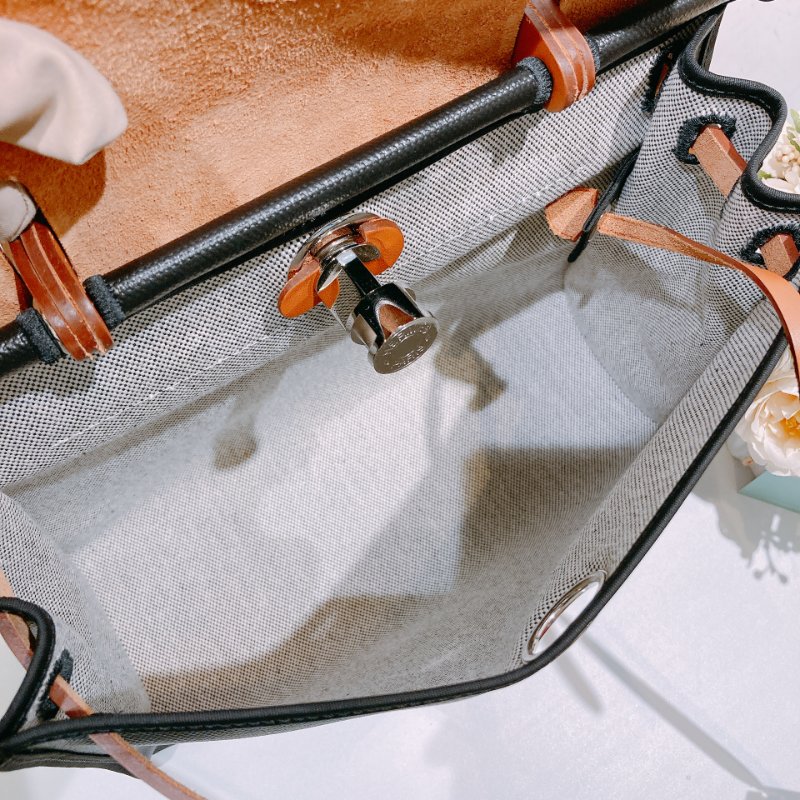 TW4627 Hermes 愛馬仕 防水 休閒又通勤 Herbag 31 WaterProof Black/Gold-16