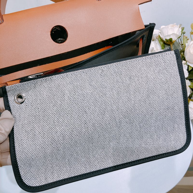 TW4627 Hermes 愛馬仕 防水 休閒又通勤 Herbag 31 WaterProof Black/Gold-18