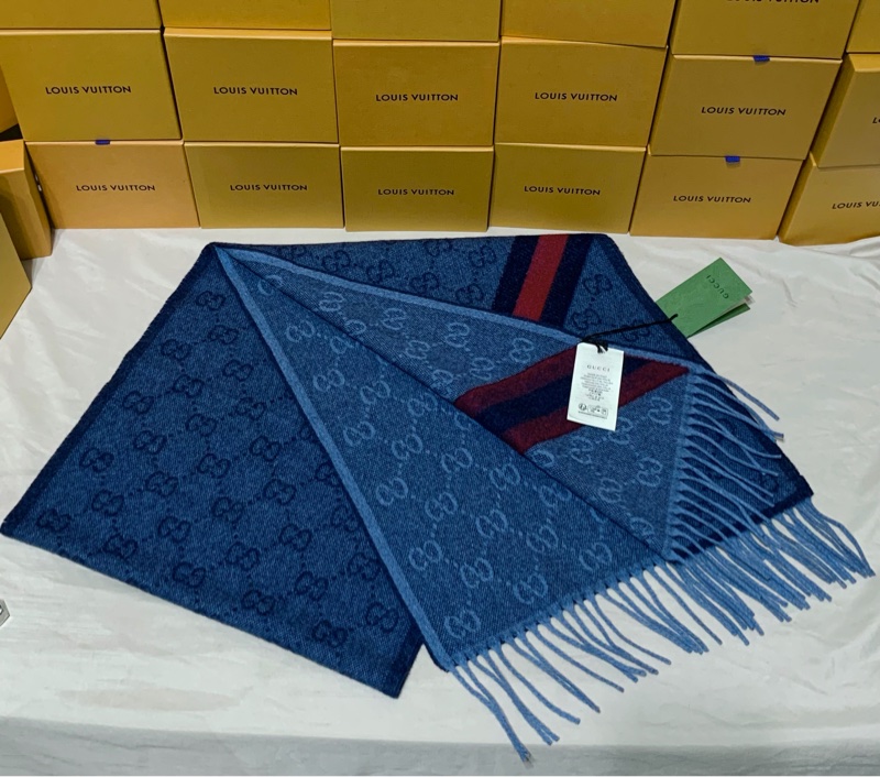 🎁全台最甜 全新含吊牌 Gucci 古馳 深藍雙色滿版logo 羊毛圍巾 披肩-2