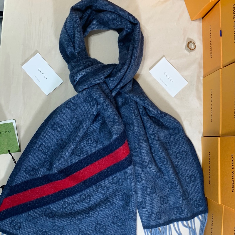🎁全台最甜 全新含吊牌 Gucci 古馳 深藍雙色滿版logo 羊毛圍巾 披肩-4