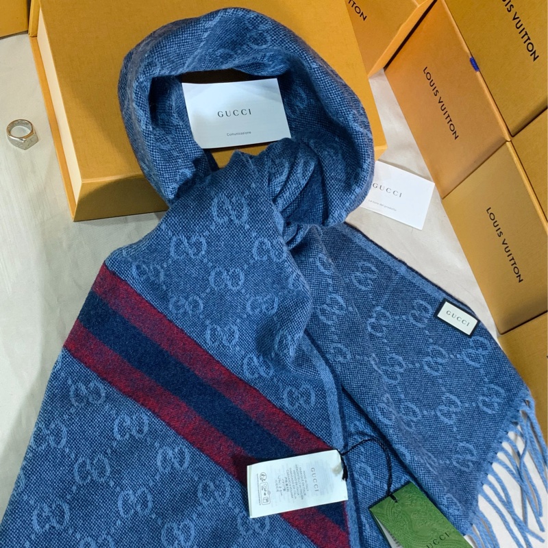 🎁全台最甜 全新含吊牌 Gucci 古馳 深藍雙色滿版logo 羊毛圍巾 披肩-5