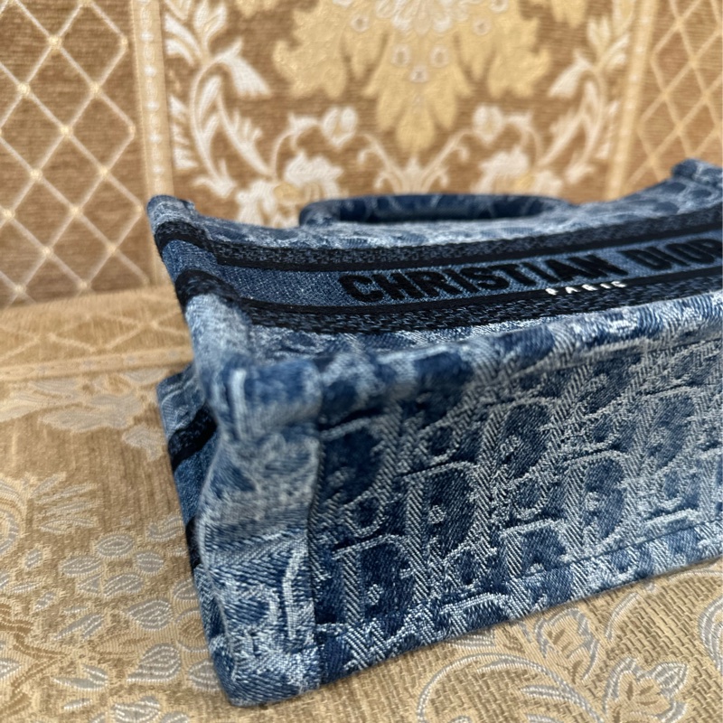 Dior 藍單寧緹花霧金釦手提斜背Mini托特包-5