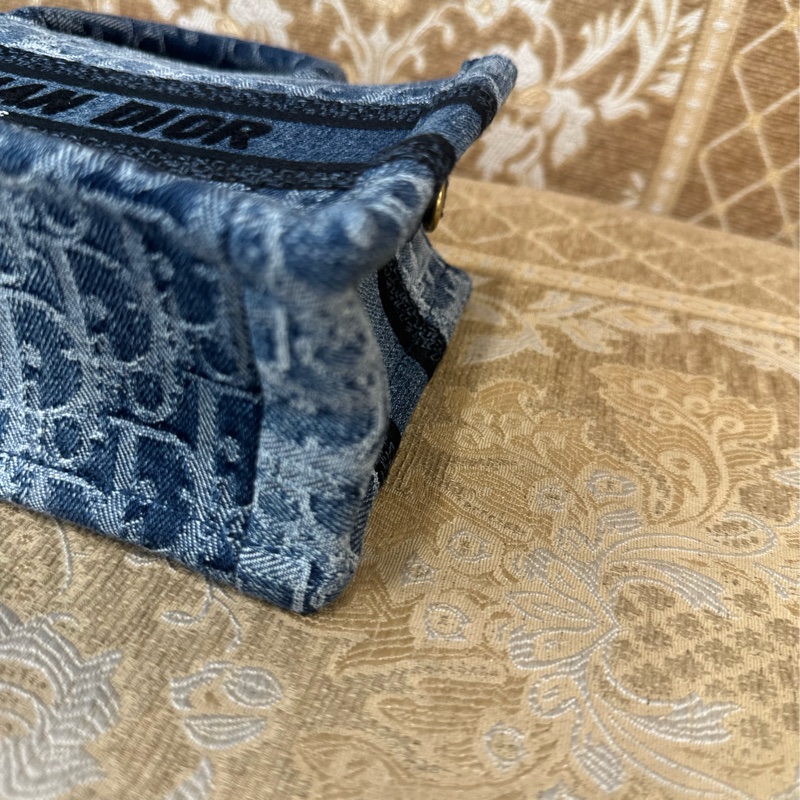 Dior 藍單寧緹花霧金釦手提斜背Mini托特包-6
