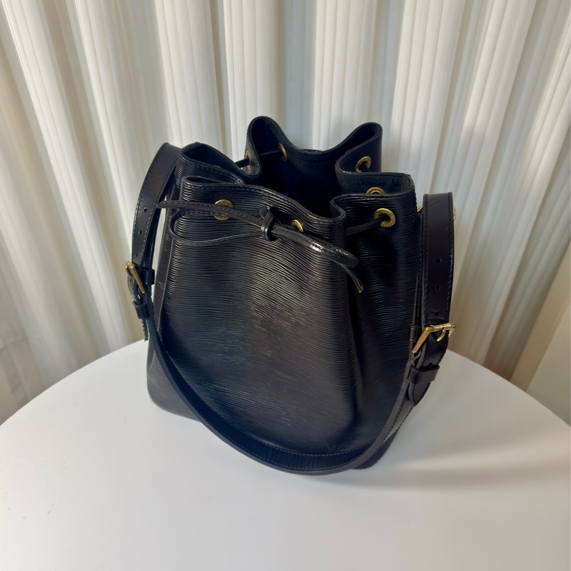 ✔️LOUIS VUITTON LV 路易威登 Epi Noe  水波紋水桶包／黑色-0