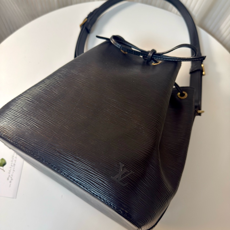 ✔️LOUIS VUITTON LV 路易威登 Epi Noe  水波紋水桶包／黑色-6
