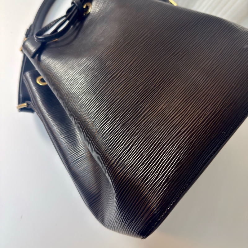 ✔️LOUIS VUITTON LV 路易威登 Epi Noe  水波紋水桶包／黑色-7