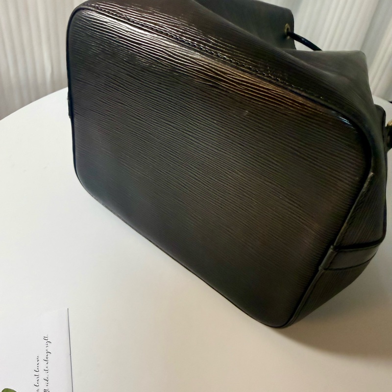 ✔️LOUIS VUITTON LV 路易威登 Epi Noe  水波紋水桶包／黑色-10