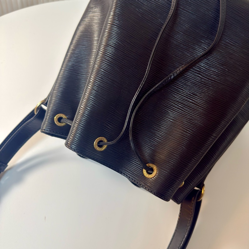 ✔️LOUIS VUITTON LV 路易威登 Epi Noe  水波紋水桶包／黑色-12