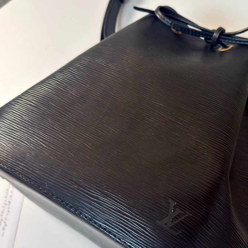 ✔️LOUIS VUITTON LV 路易威登 Epi Noe  水波紋水桶包／黑色-17